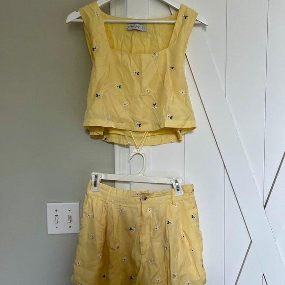 Petal & Pup 2-Piece TIANA SHORT SET - YELLOW - Picture 5 of 8